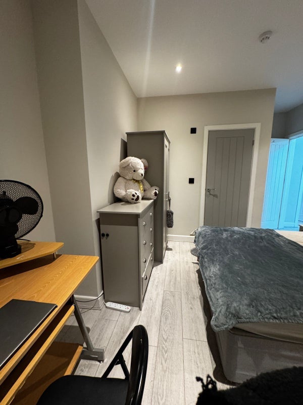 Room St John's Avenue in Liverpool