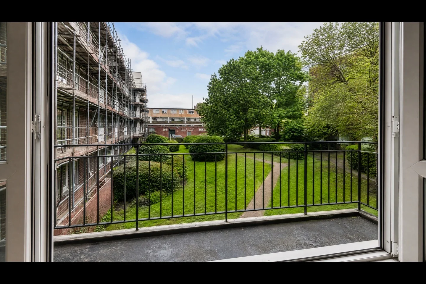 Room Deeley Road in Greater London