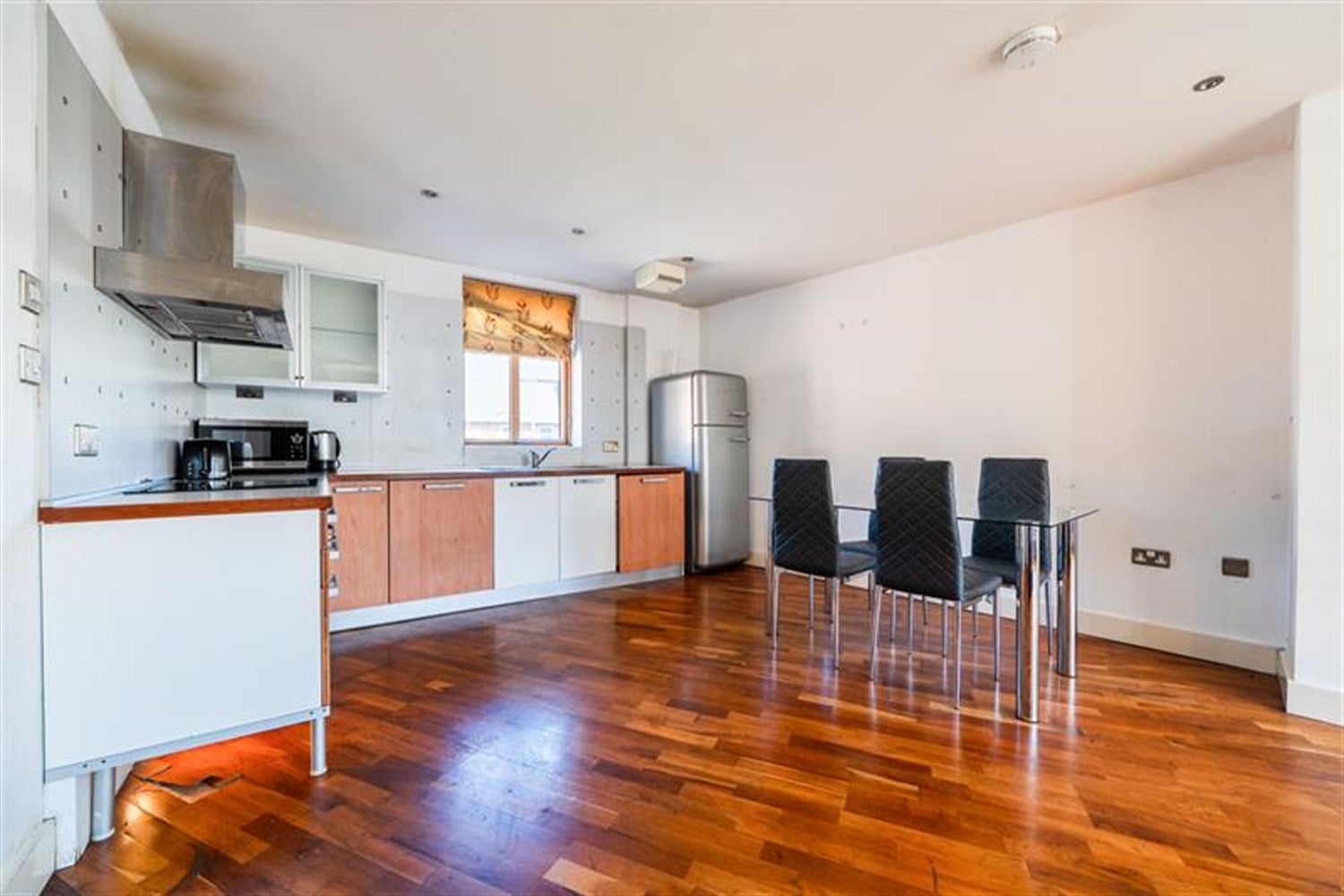 Flat Sackville Street in Reading