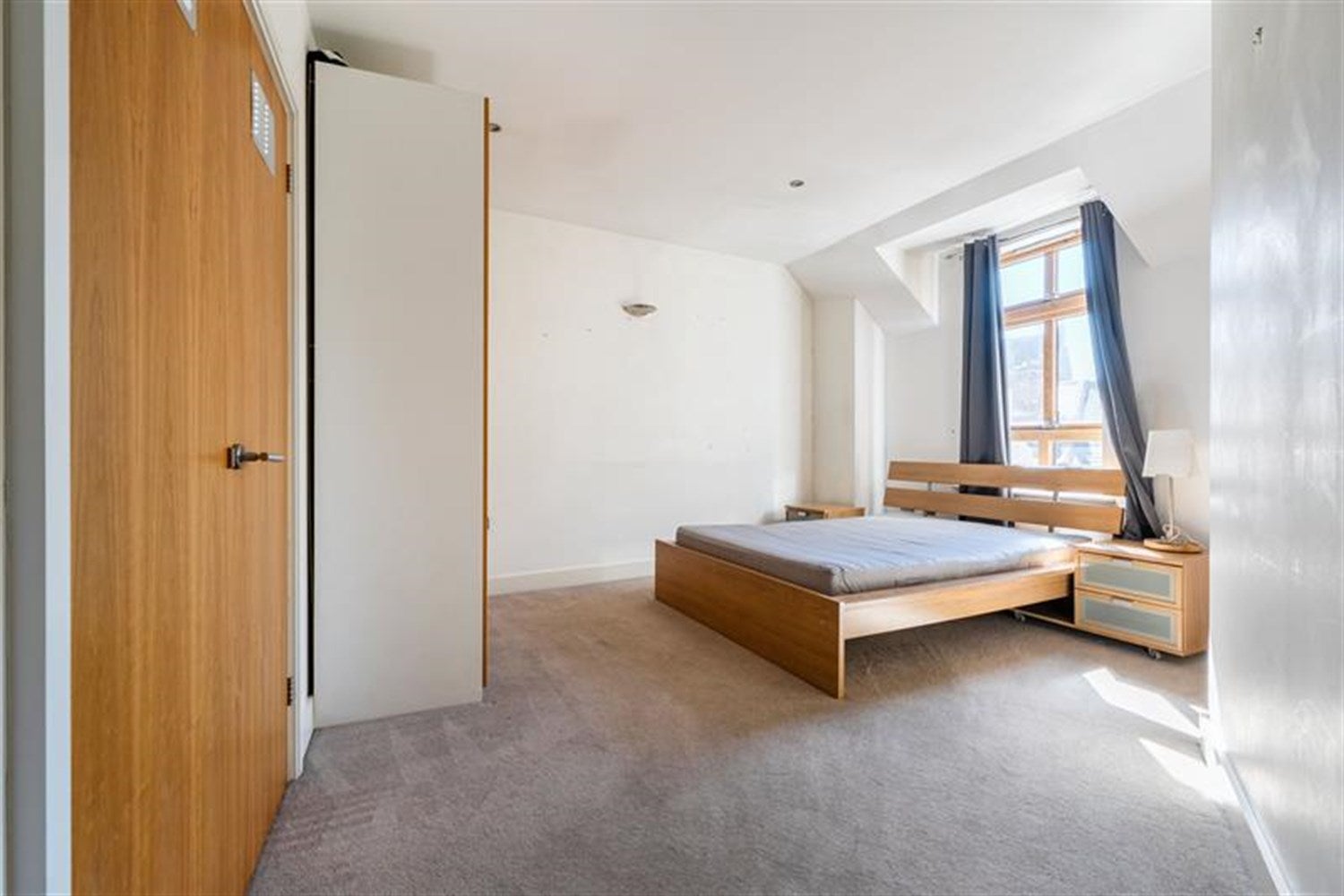 Flat Sackville Street in Reading