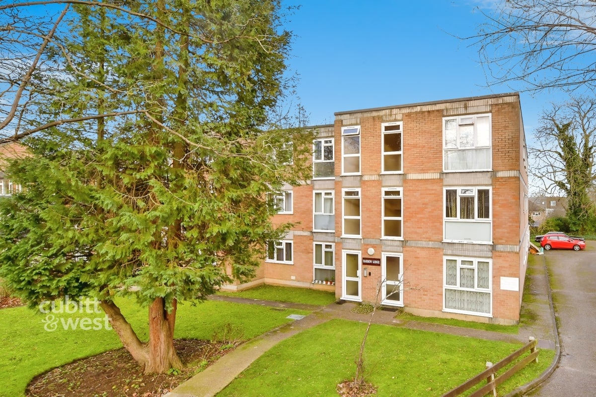 Flat Eaton Road in Greater London