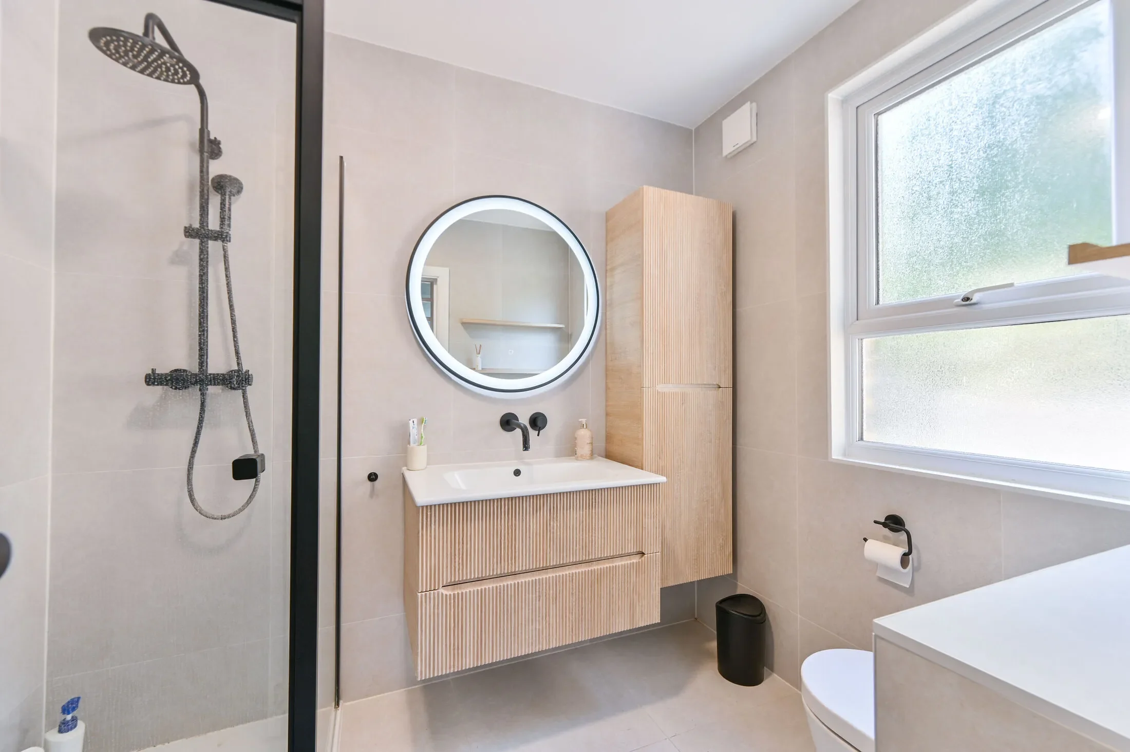 Flat Chichele Road in Greater London