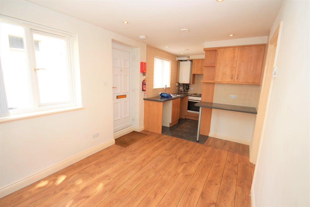 Flat Holdenhurst Road in Bournemouth