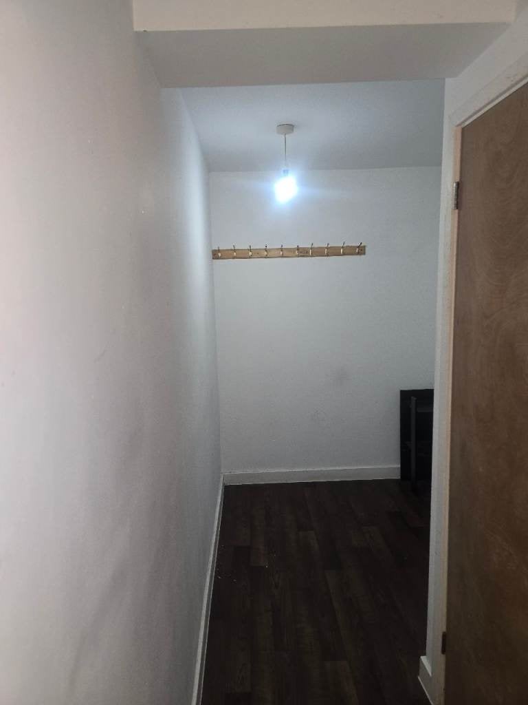 Flat Parkwood Rise in Bradford
