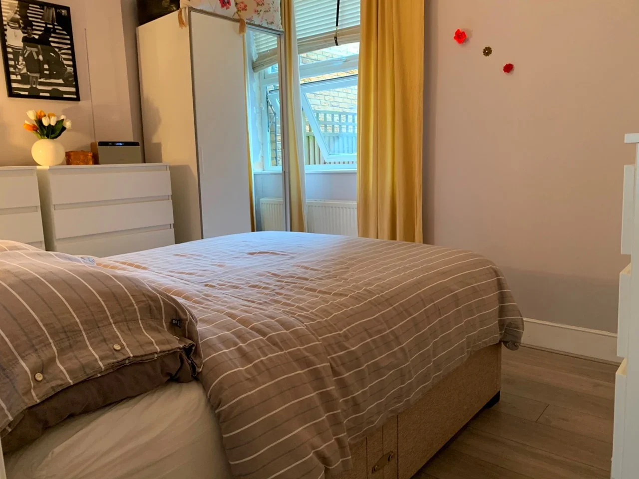 Flat Gleneagle Road in Greater London