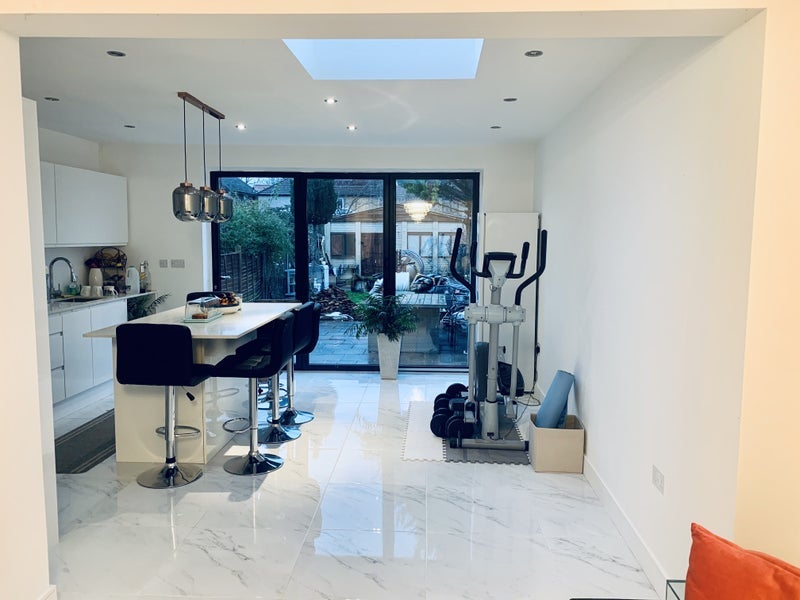 House Beresford Avenue in Greater London