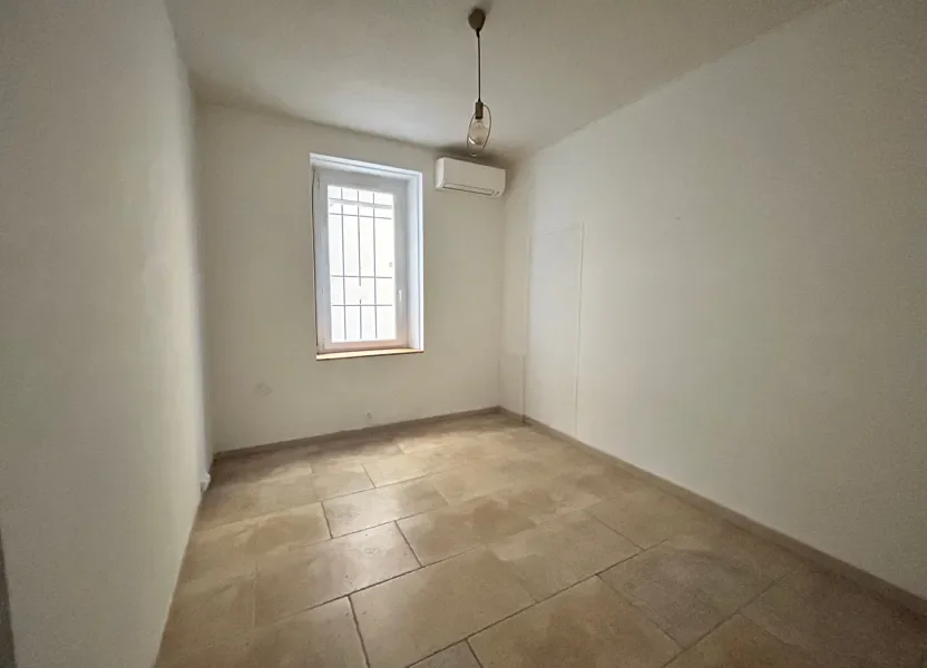 Flat Quai Saint-Pierre in Arles
