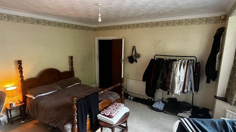 Room Longlands Road in Greater London
