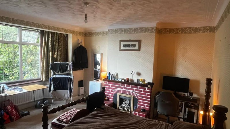 Room Longlands Road in Greater London