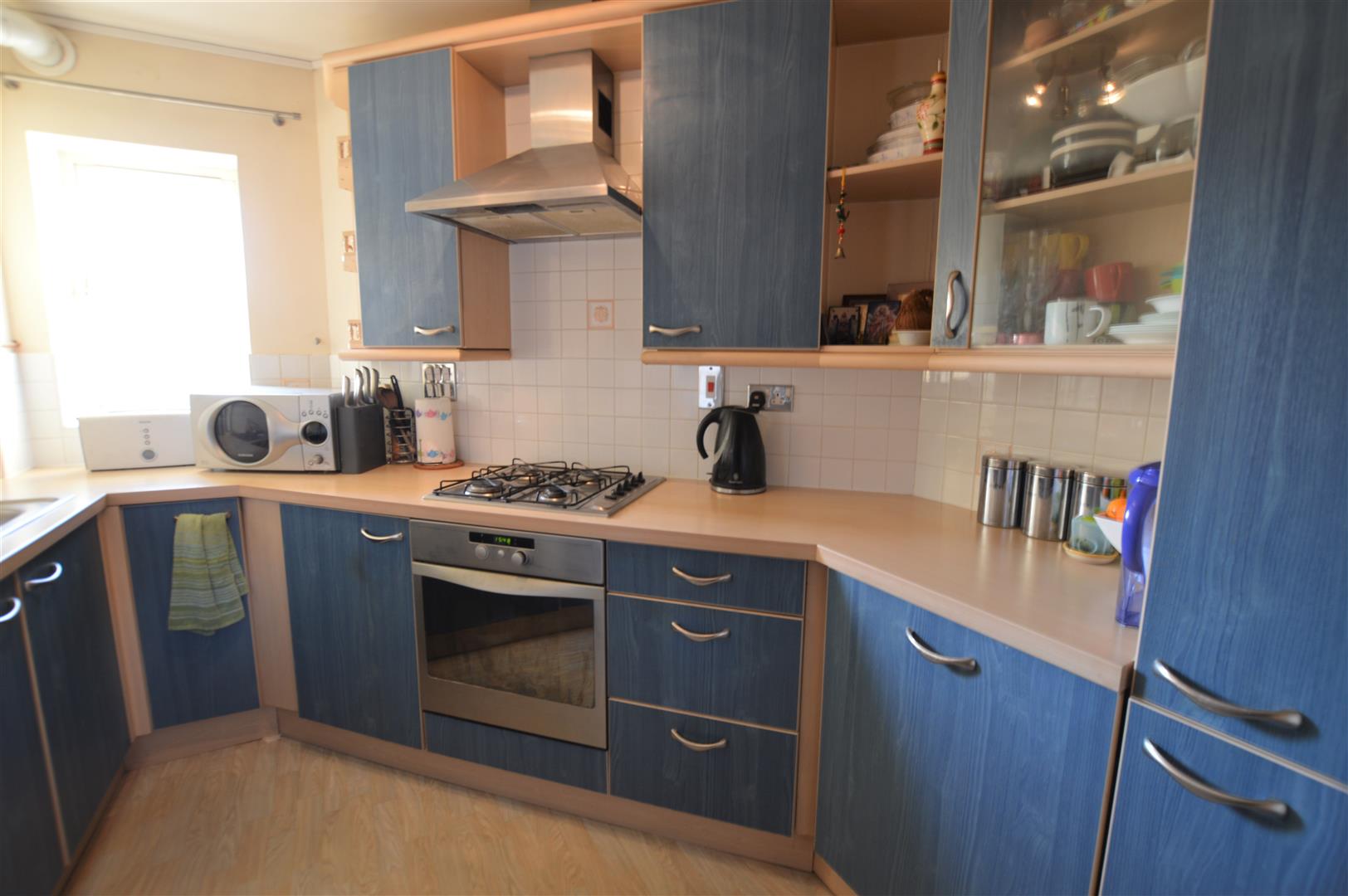 Flat De Montfort Road in Reading