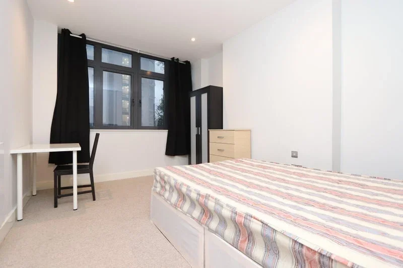 Room Holloway Road in Greater London