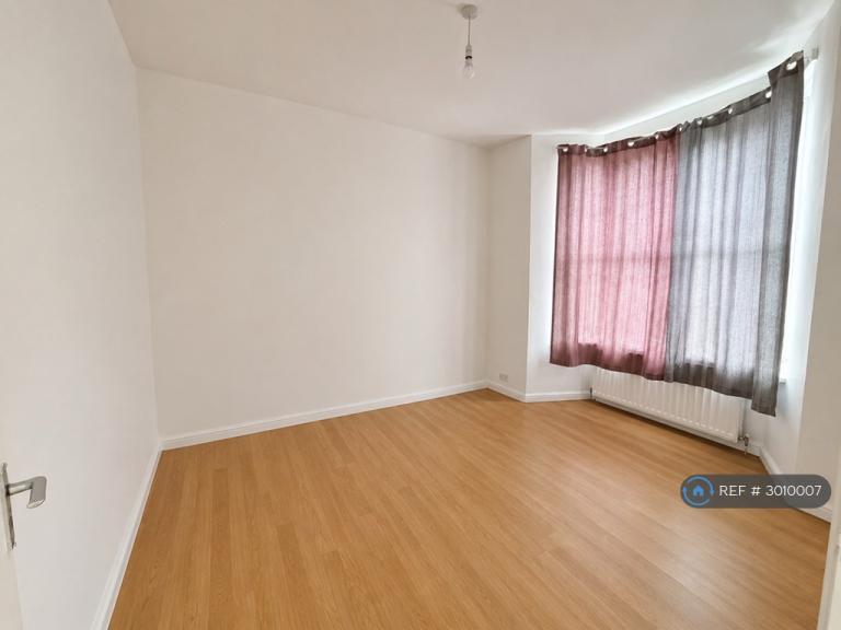 House Elm Grove in Greater London