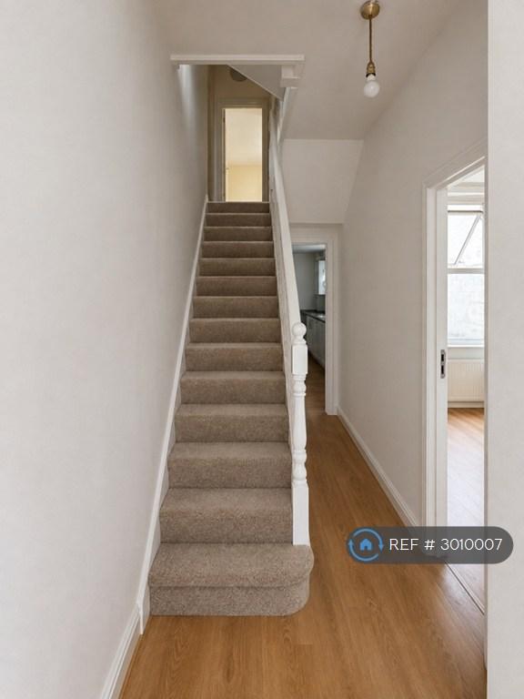 House Elm Grove in Greater London