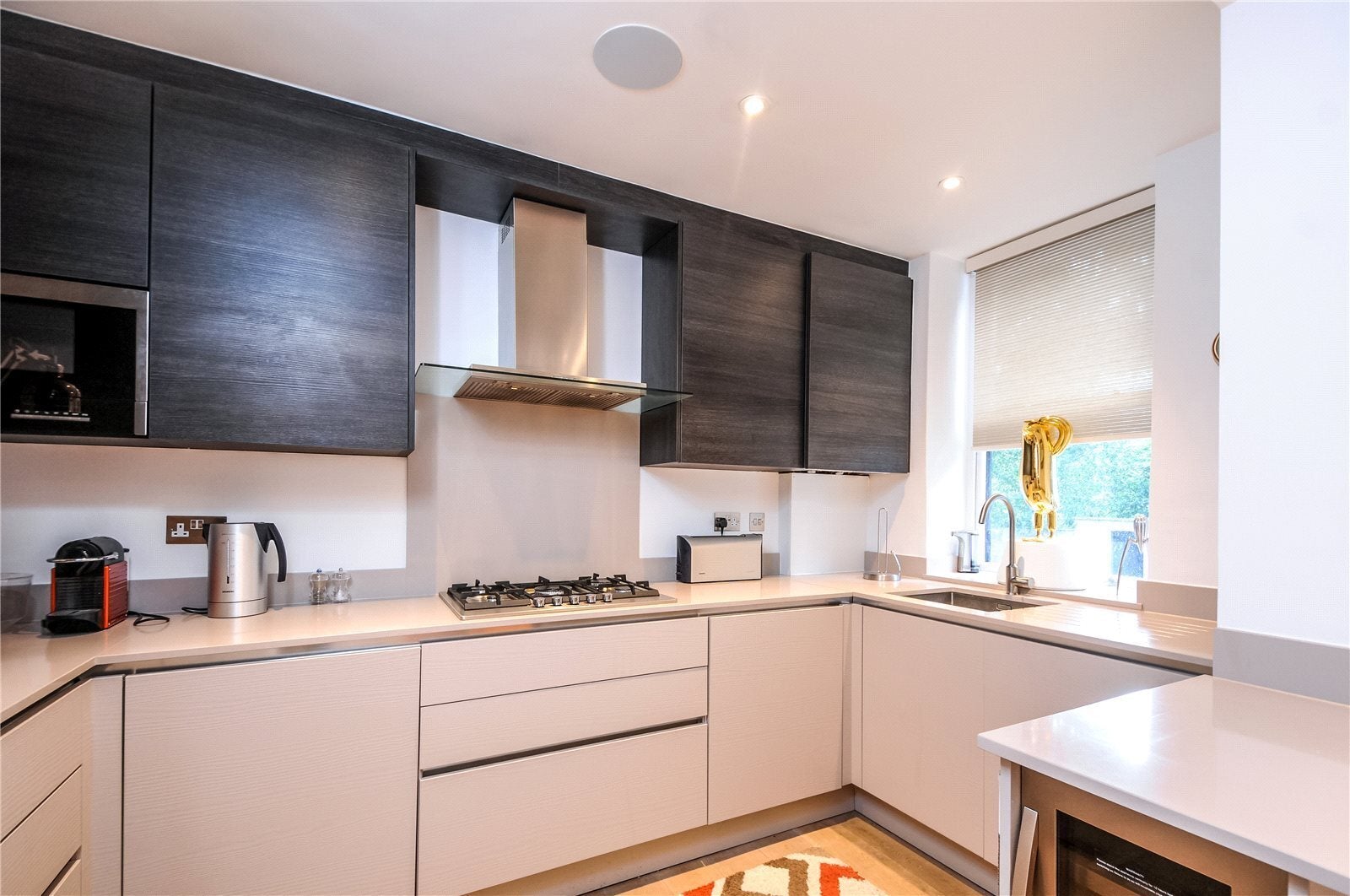 Flat Marloes Road in Greater London