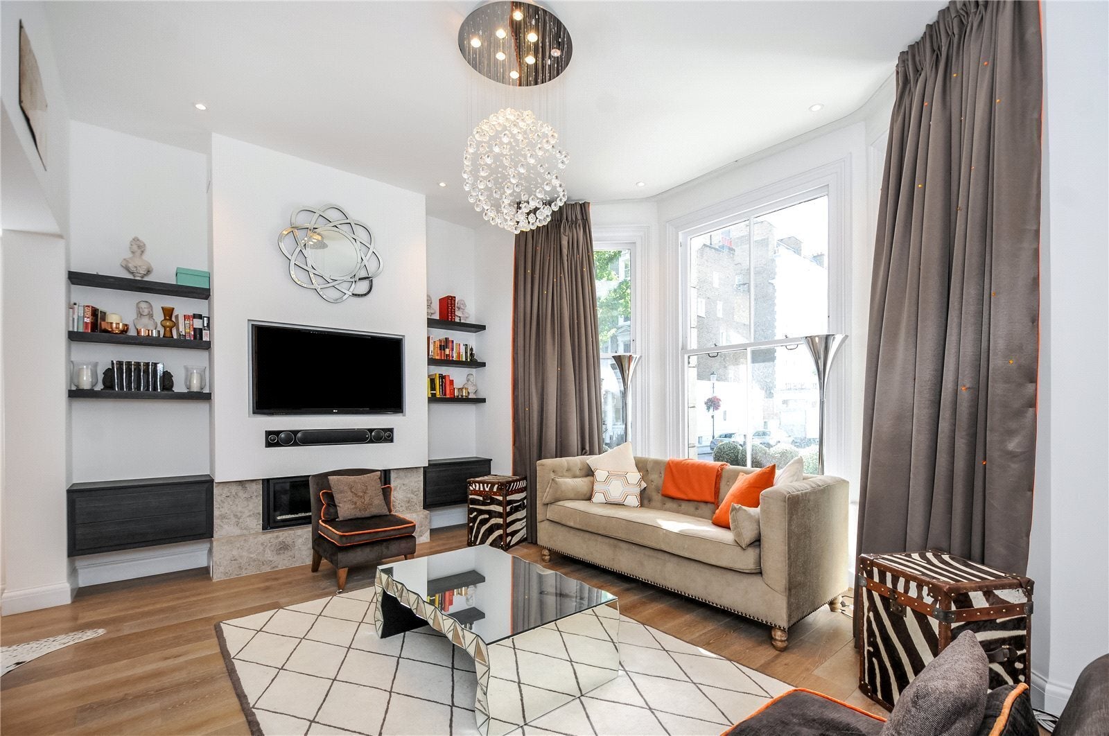 Flat Marloes Road in Greater London