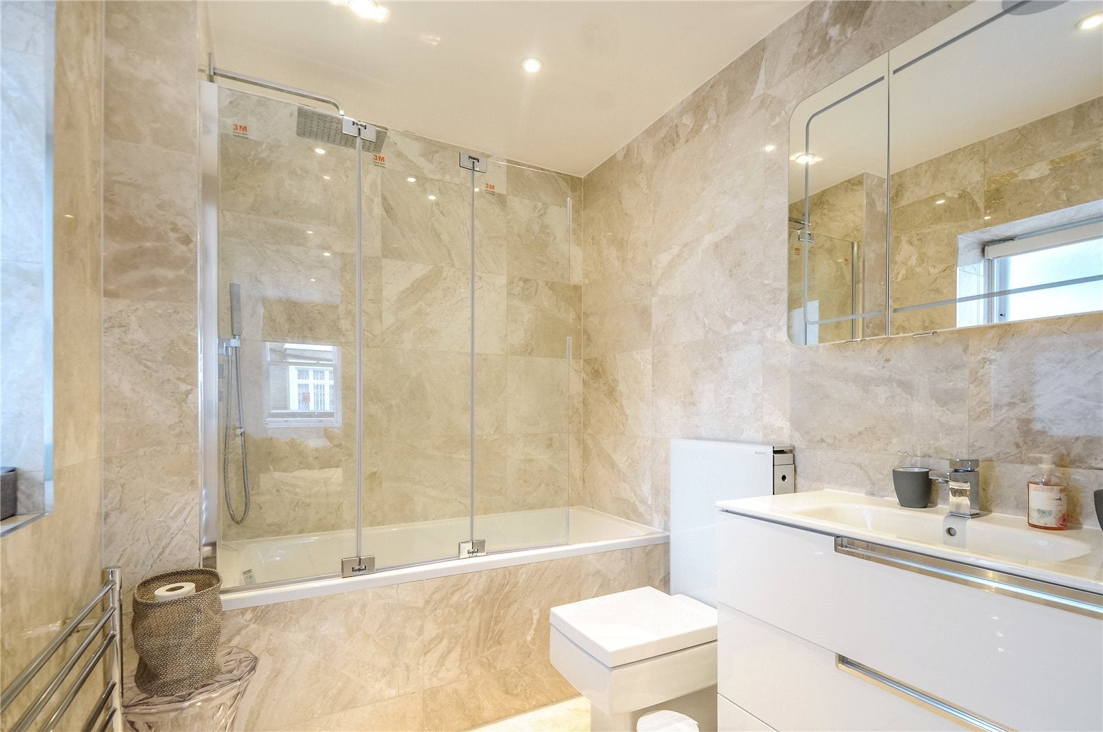 Flat Marloes Road in Greater London
