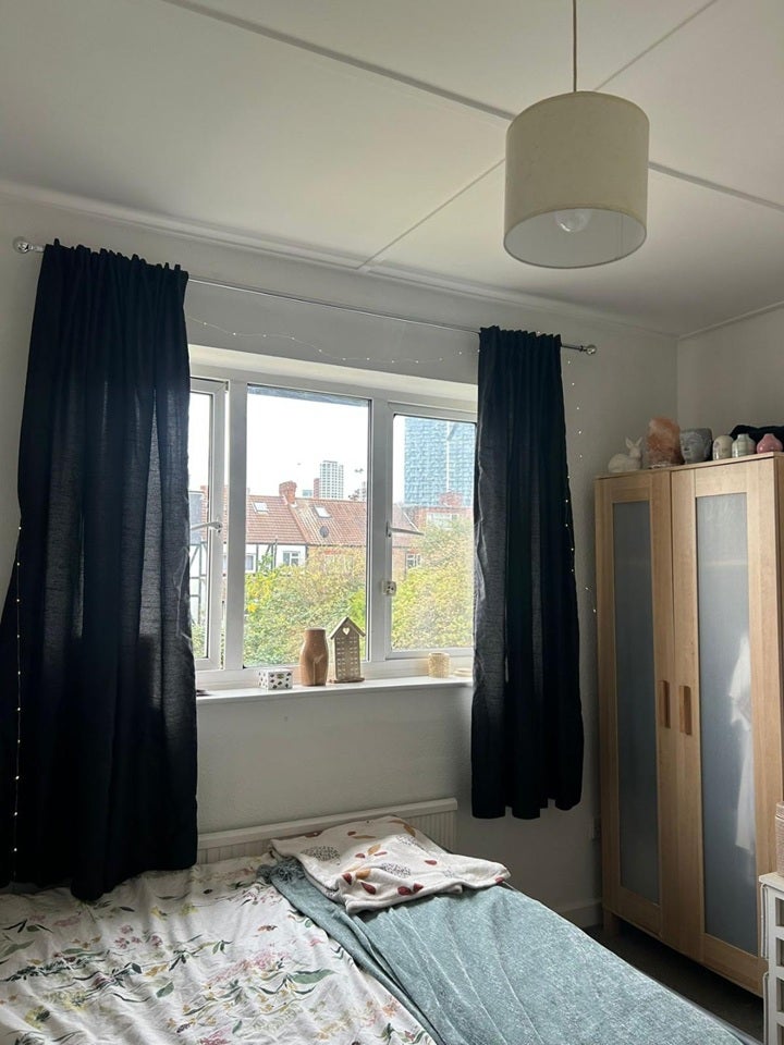 Room Canada Road in Greater London
