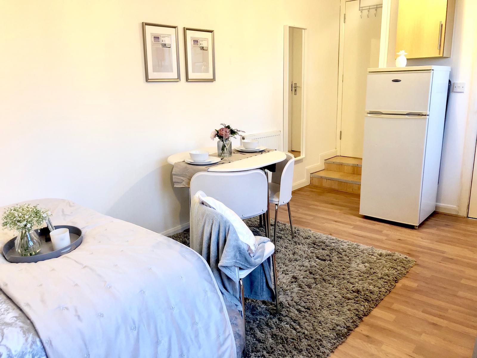 Flat Gladesmore Road in Greater London