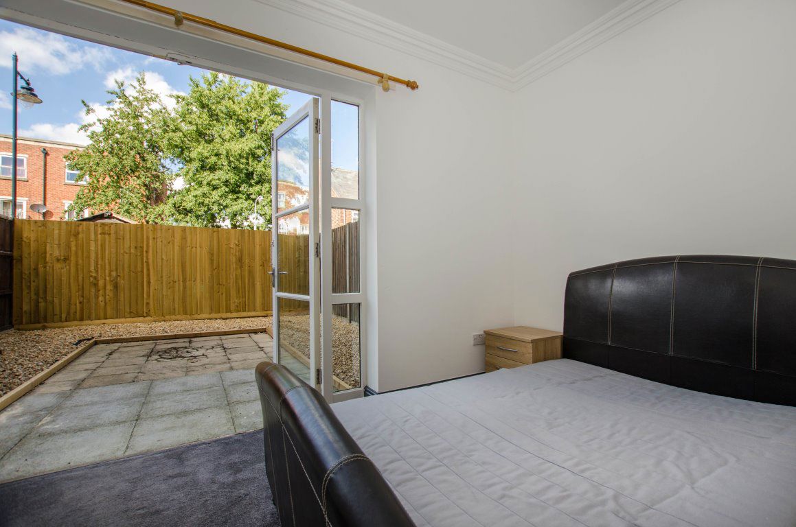 Room South Terrace in Witham Town