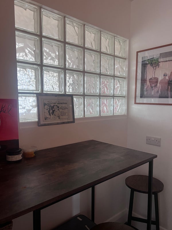 Room Burma Road in Greater London