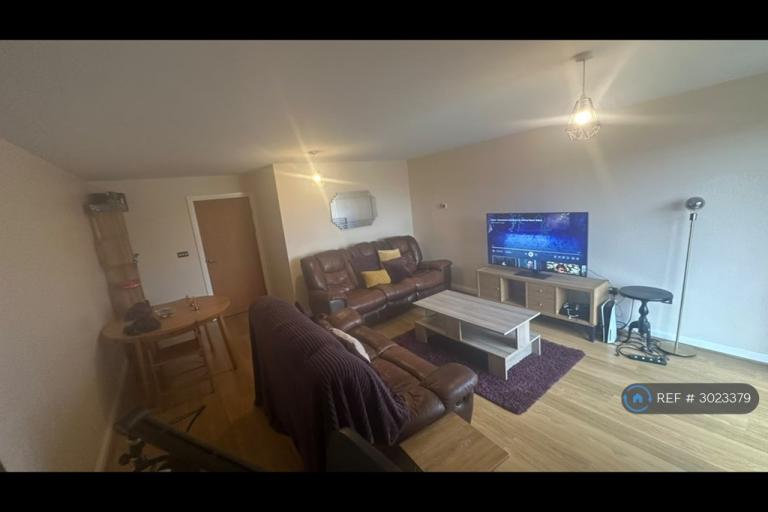 Flat Chandlery Way in Cardiff