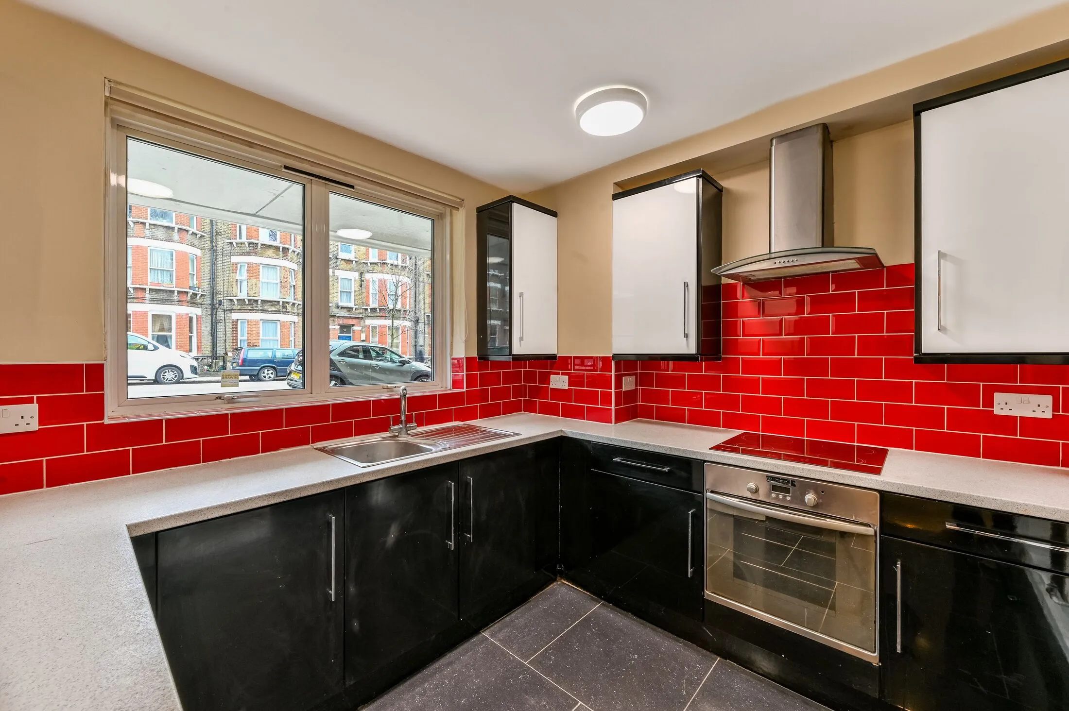 Flat Plender Street in Greater London