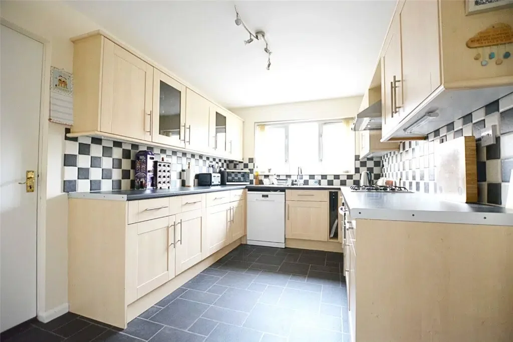 House Teal Close in Gloucester