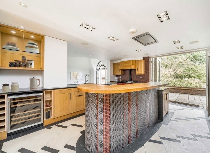 House Pine Grove in Greater London