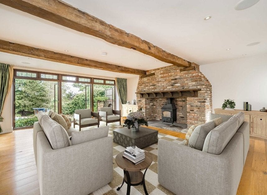 House Pine Grove in Greater London