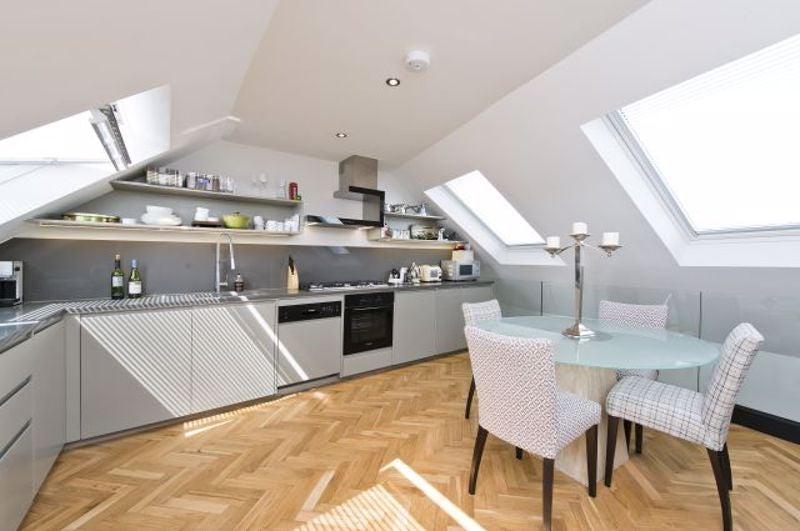 Flat Durand Gardens in Greater London