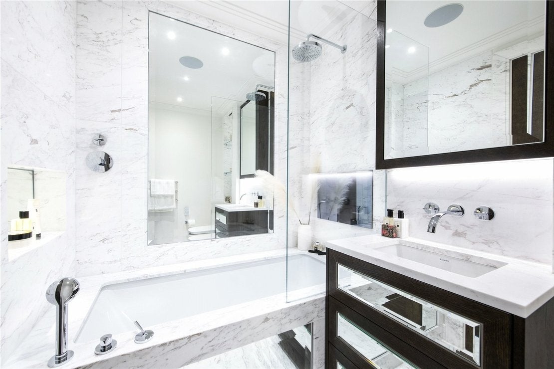 Flat Prince of Wales Terrace in Greater London