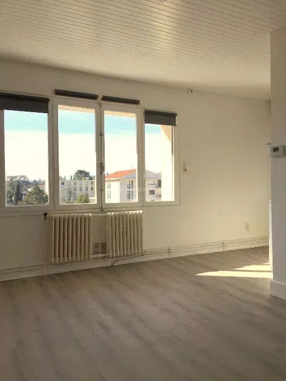 Appartement Rue de la Gare à Saint-Égrève