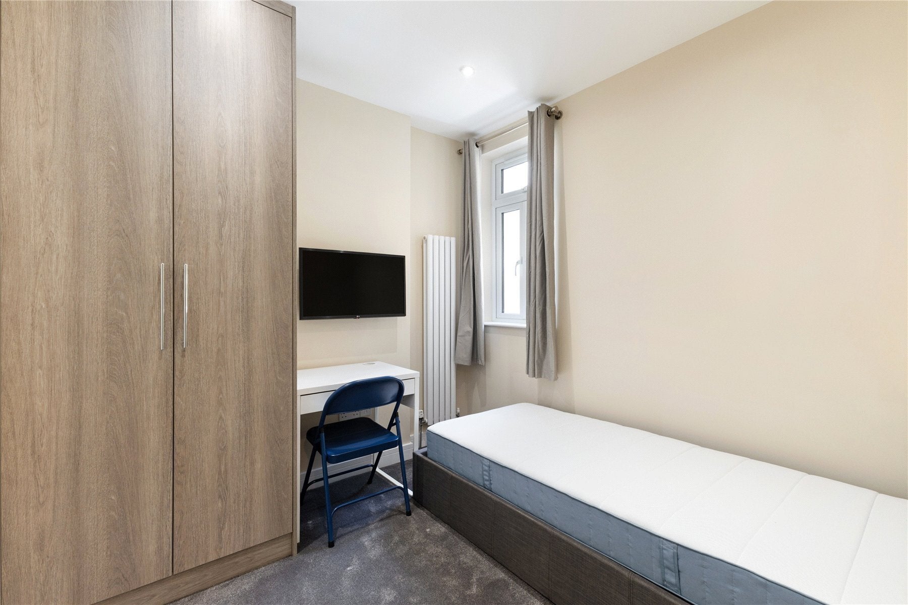 Flat Kilmaine Road in Greater London