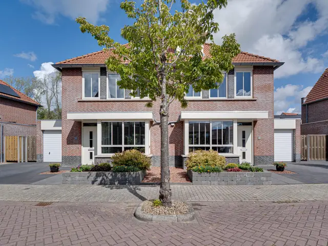 Huis Pastorietuin 10 in Ooltgensplaat
