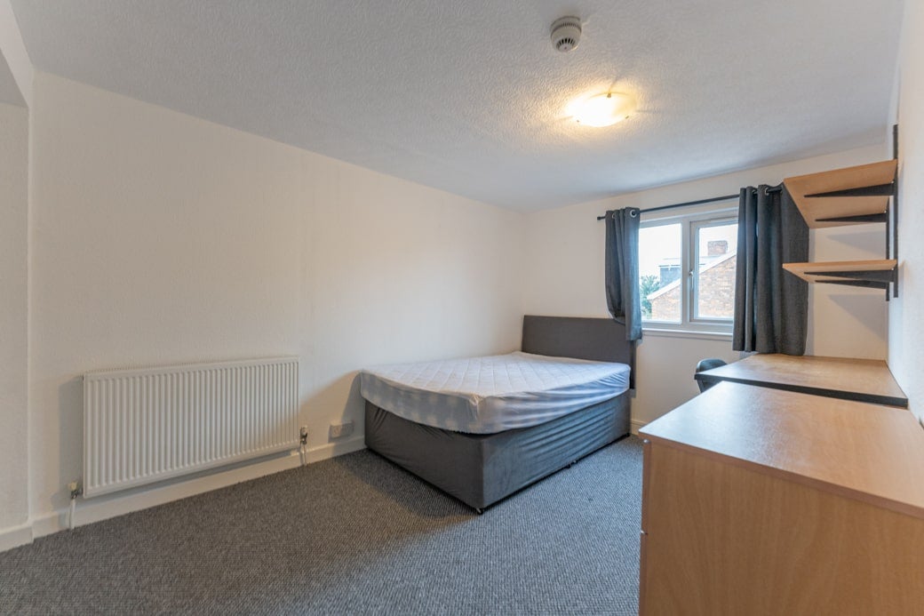 Room Tiverton Road in Birmingham