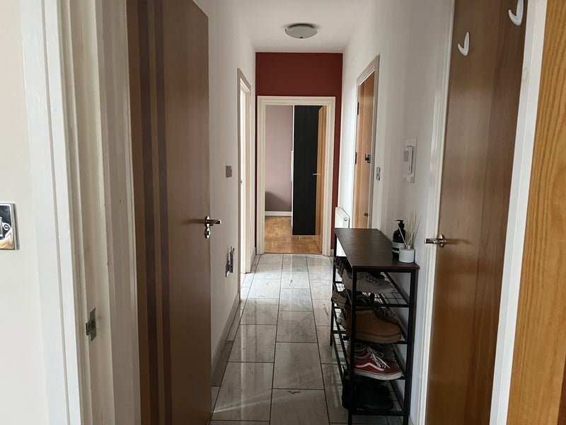 Flat Philpot Street in Greater London