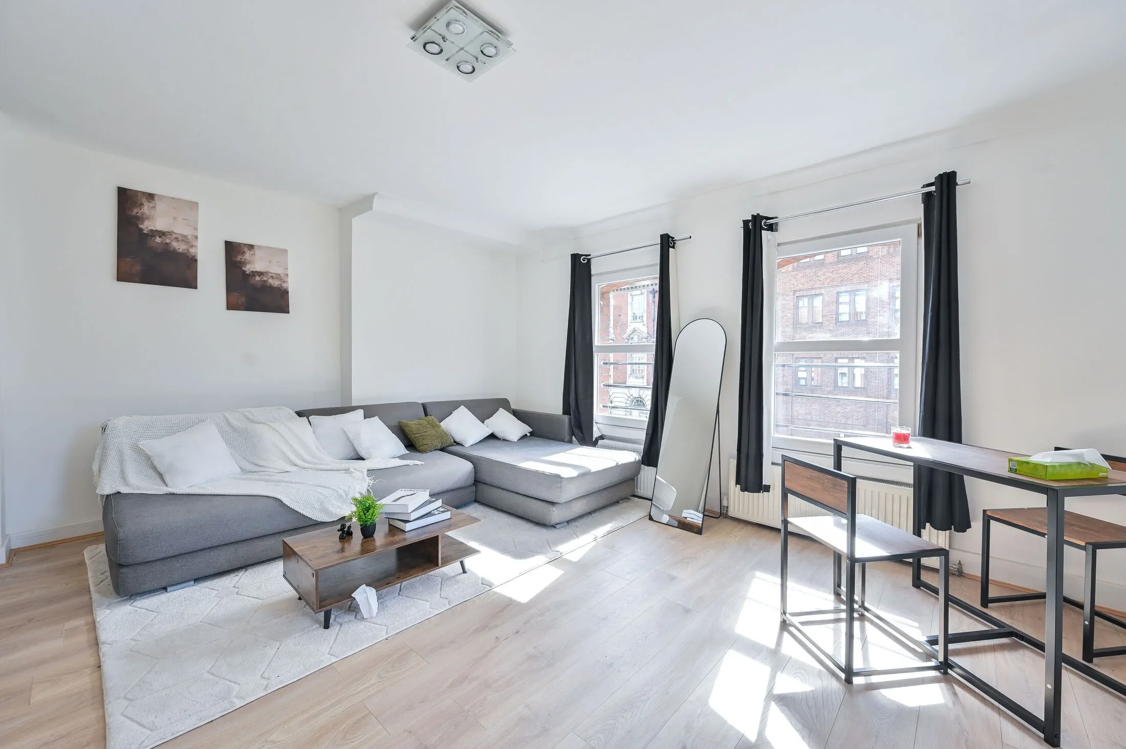 Flat Lant Street in Greater London