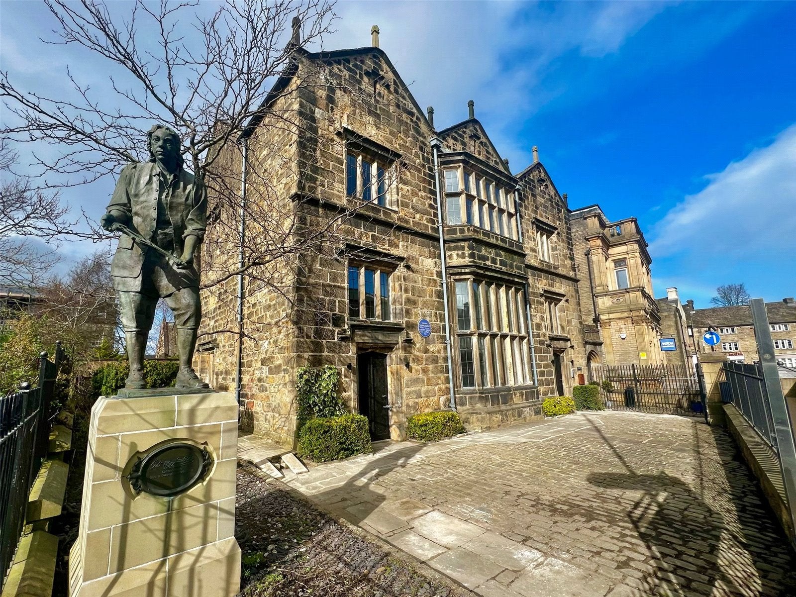 Flat Courthouse Street in Leeds