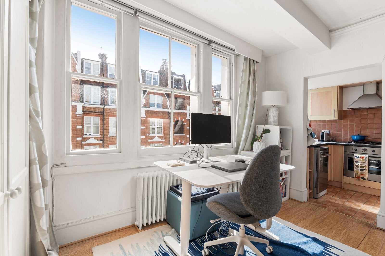 Flat Sheffield Terrace in Greater London