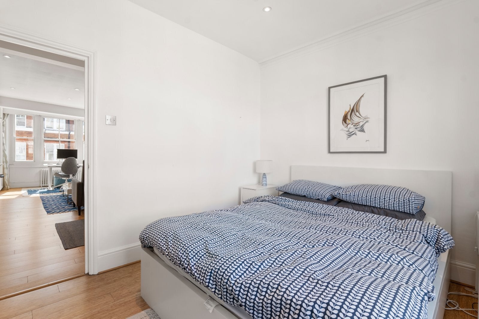 Flat Sheffield Terrace in Greater London