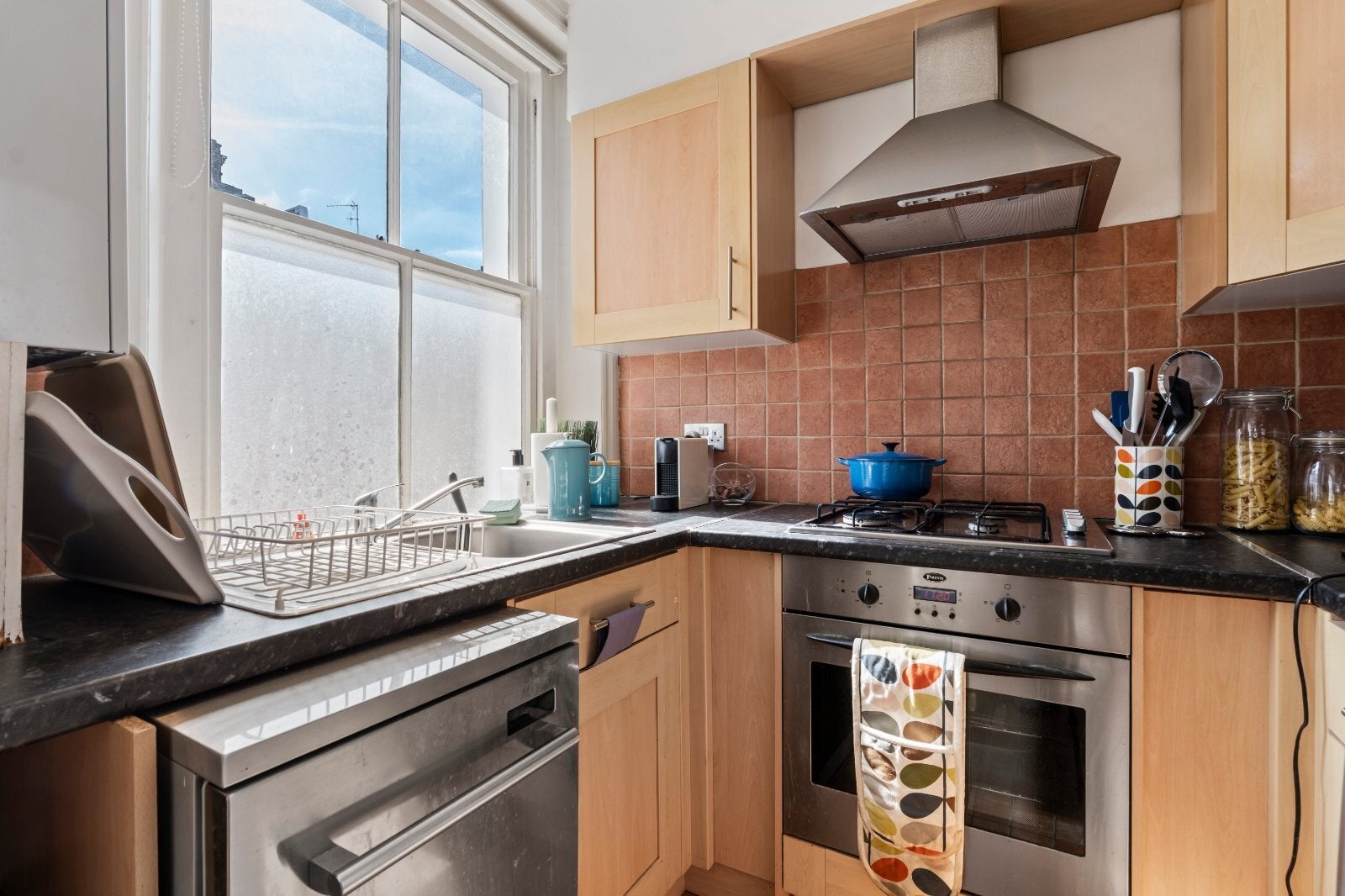 Flat Sheffield Terrace in Greater London