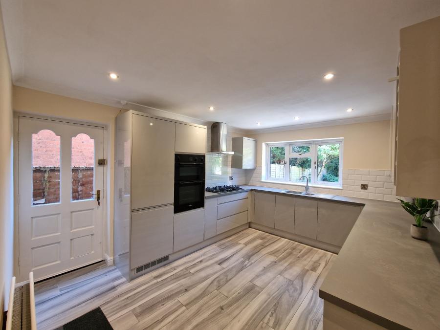 House Stockbridge Close in Wolverhampton