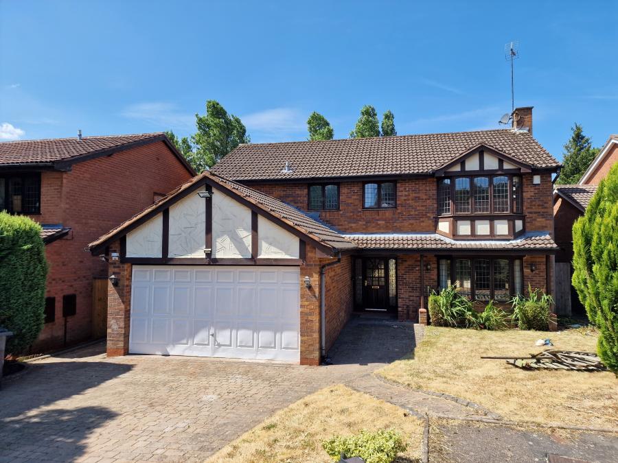 House Stockbridge Close in Wolverhampton