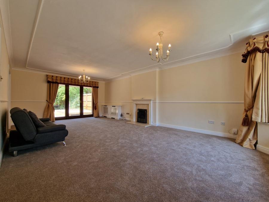 House Stockbridge Close in Wolverhampton