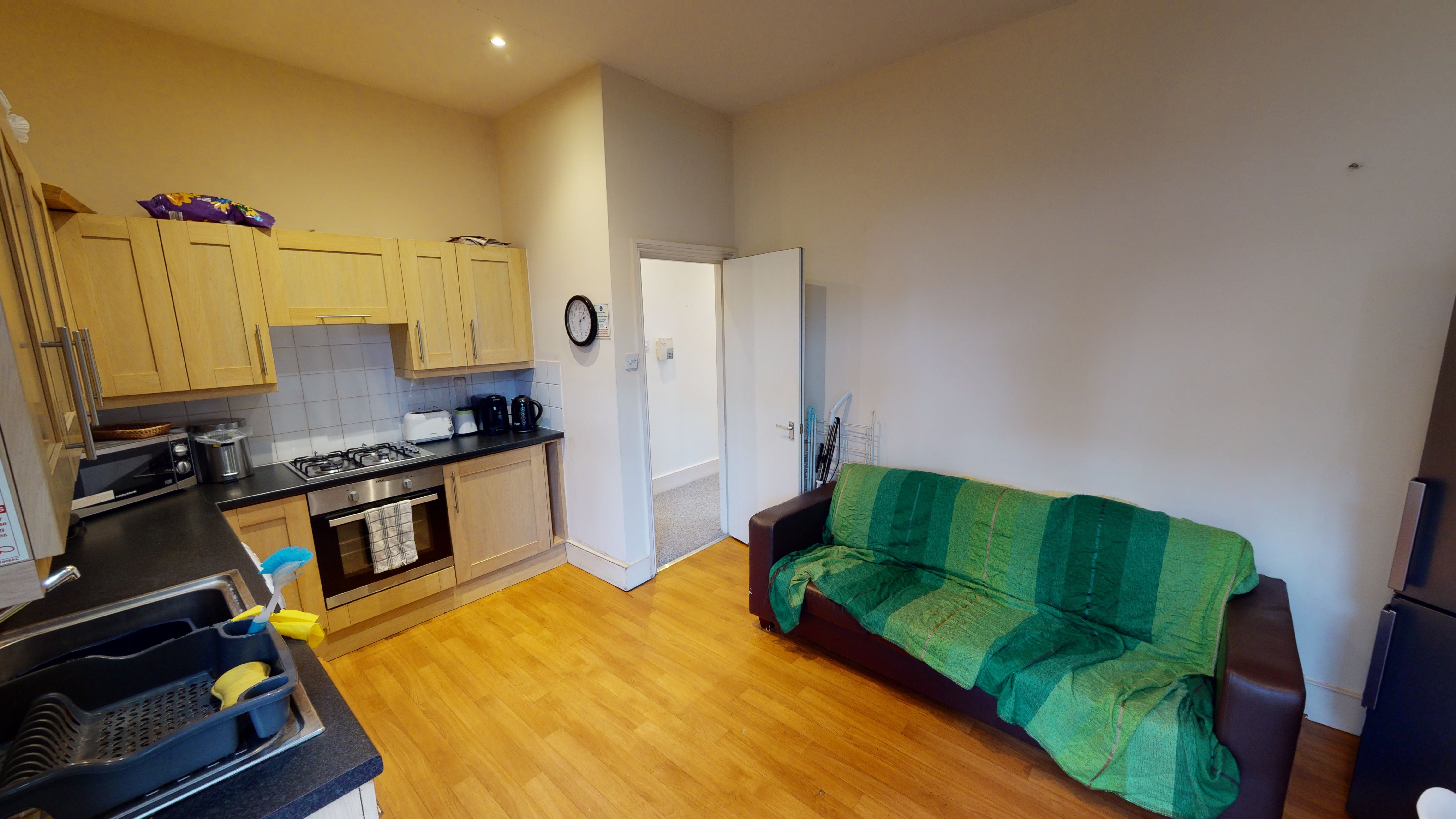 Flat Mount Nod Road in Greater London