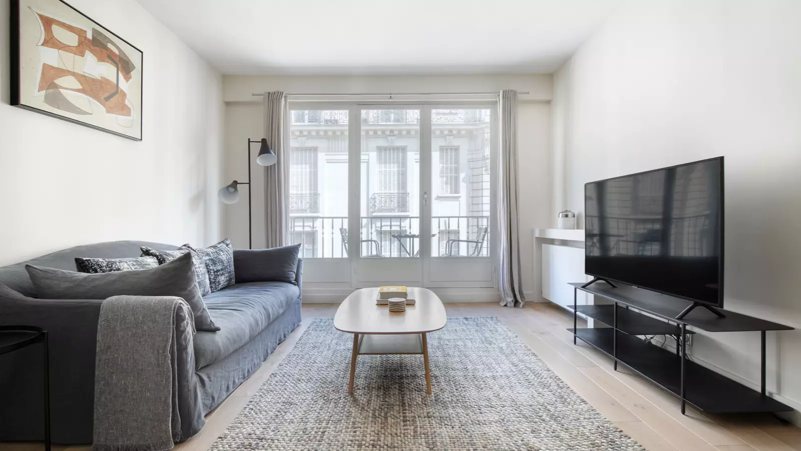 Flat Avenue de Friedland in Paris
