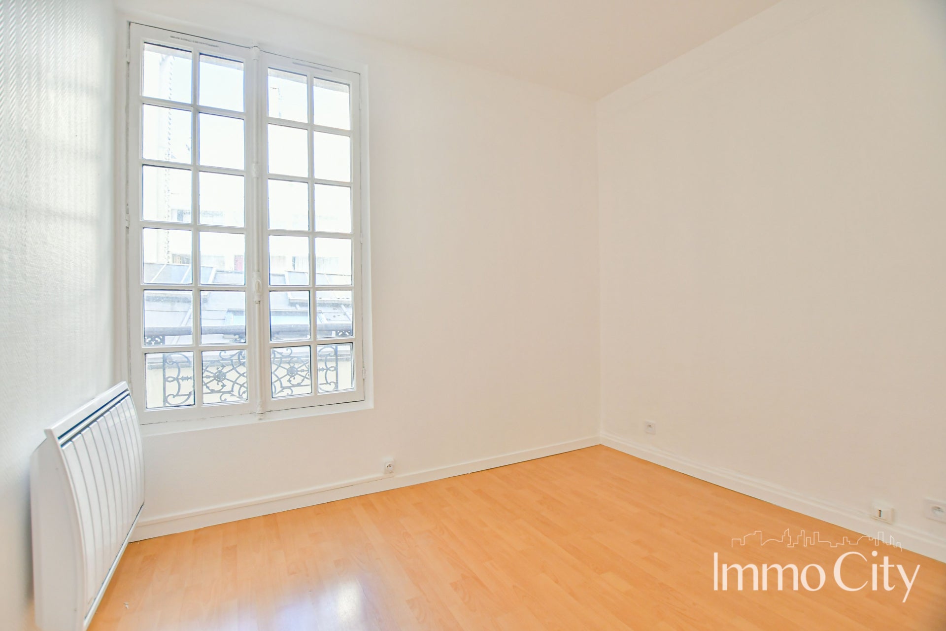 Flat Rue Amelot in Paris