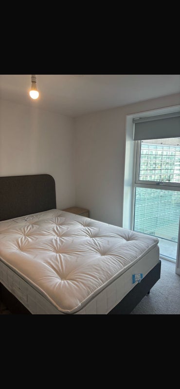 Flat Dearmans Place in Salford