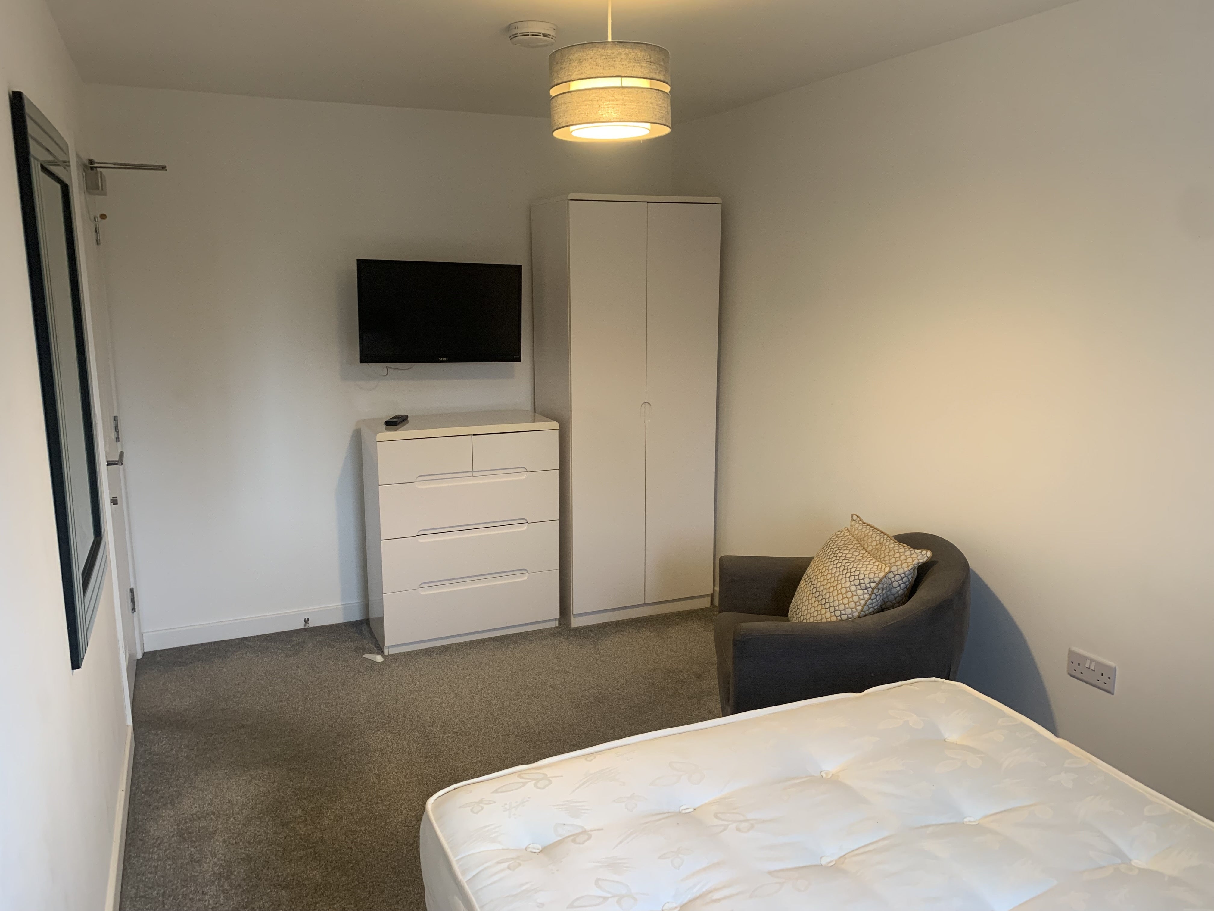 Room St Johns Close in Peterborough