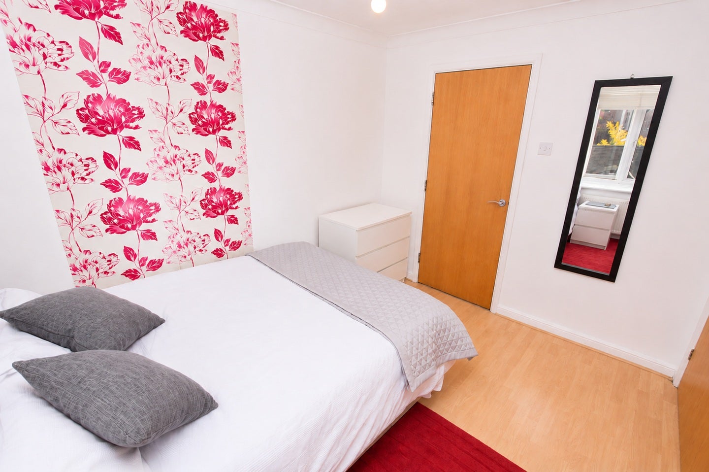 Room Spert Street in Greater London